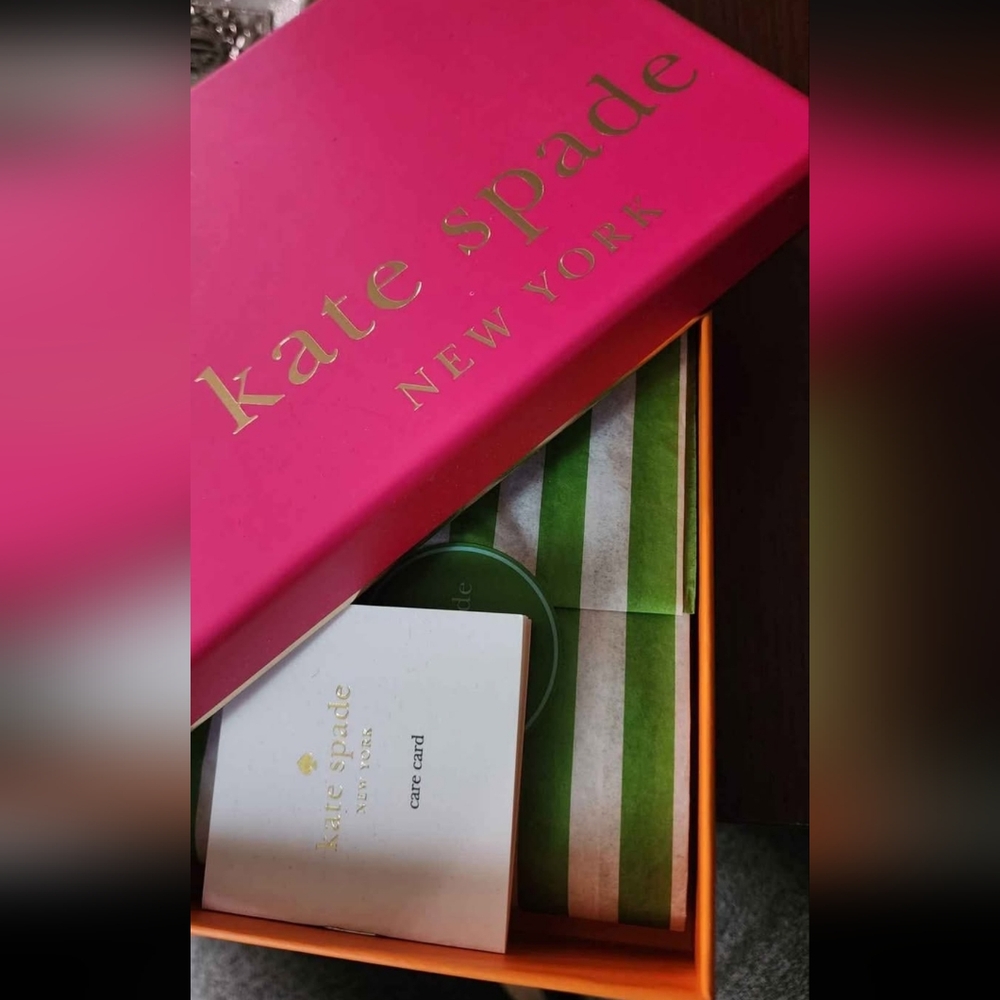 Kate Spade Acordion Wallet